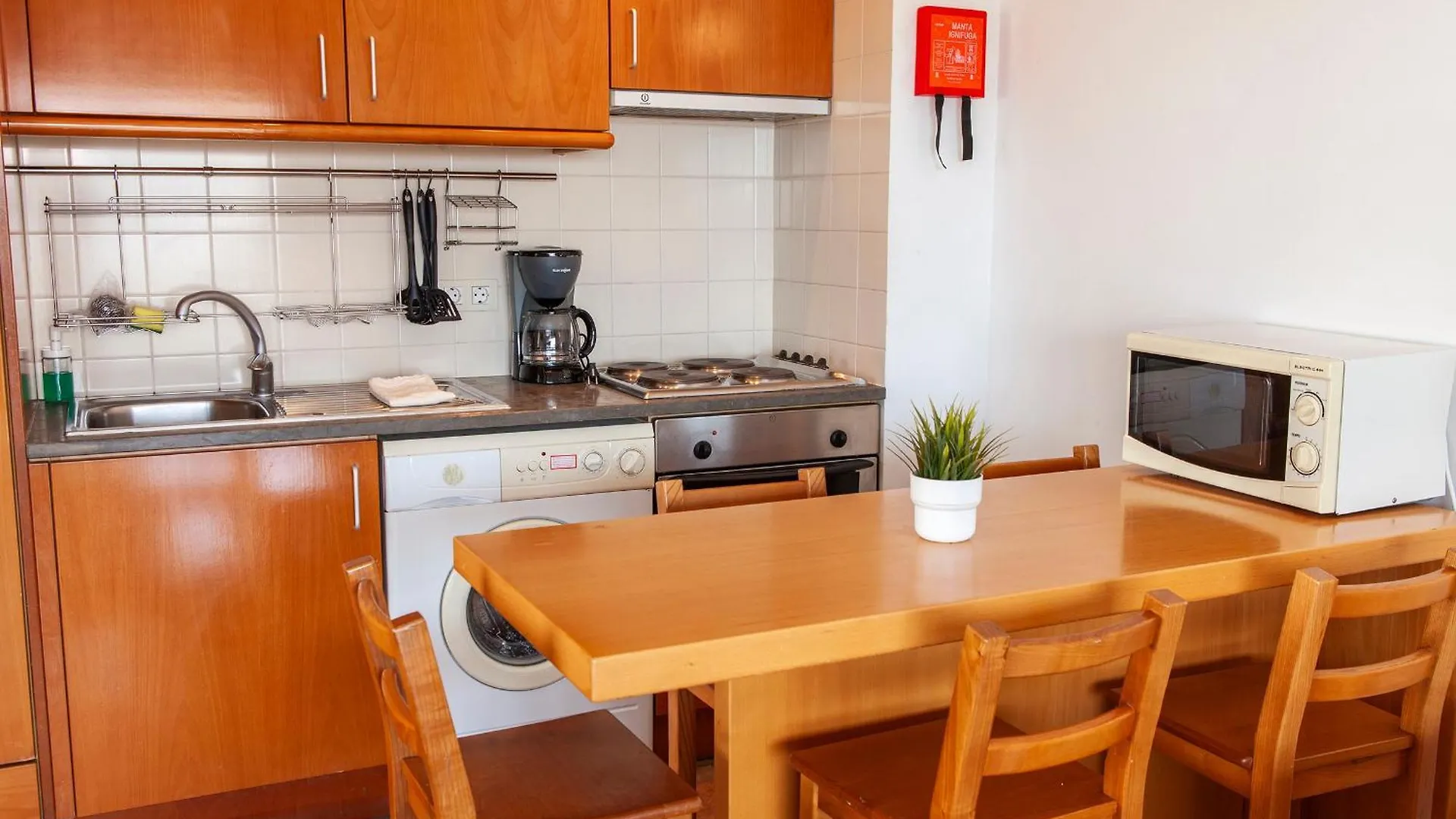 A11 - Marinapark Hill Beach Apartment Lagos