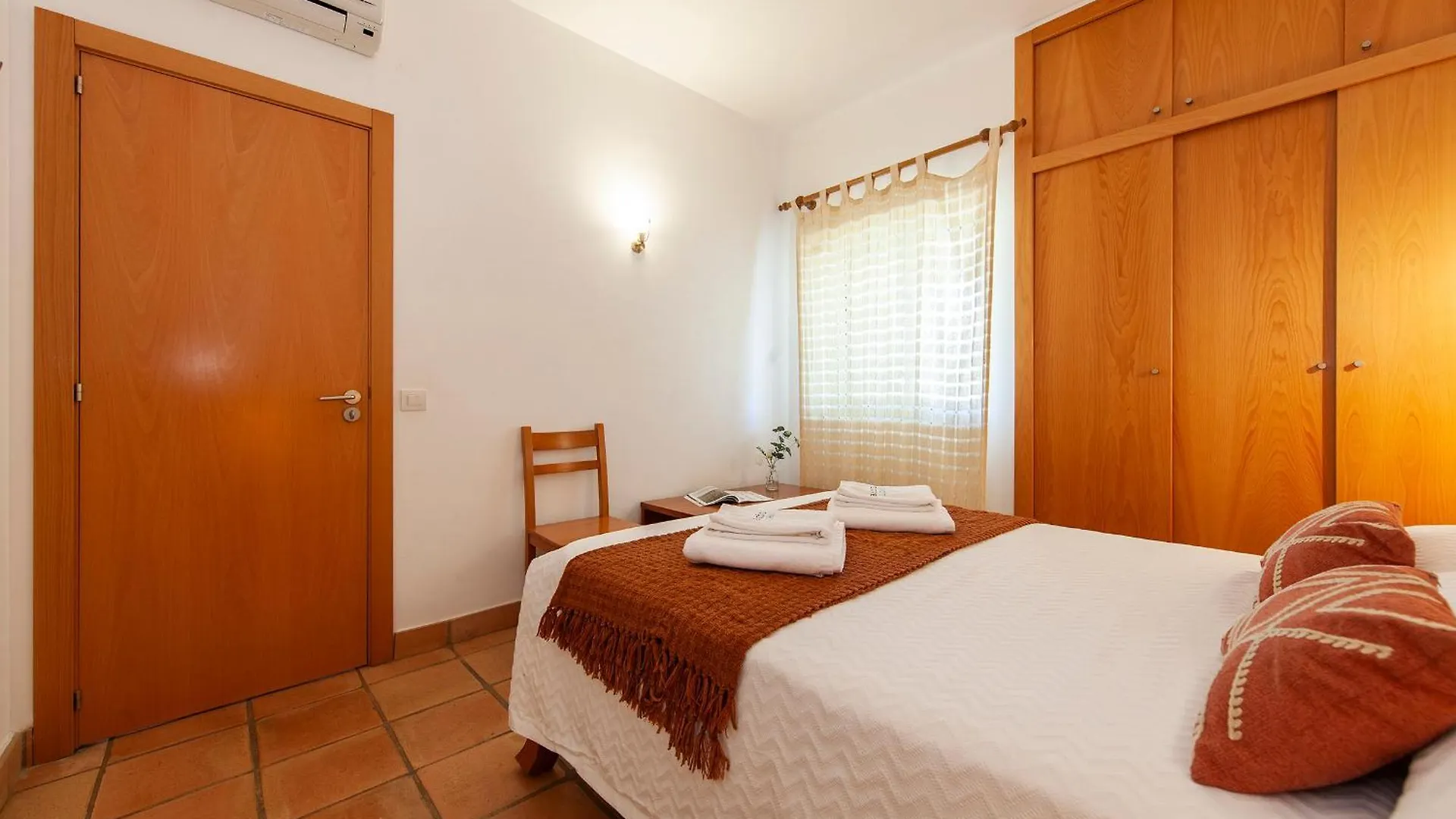 A11 - Marinapark Hill Beach Apartment Lagos