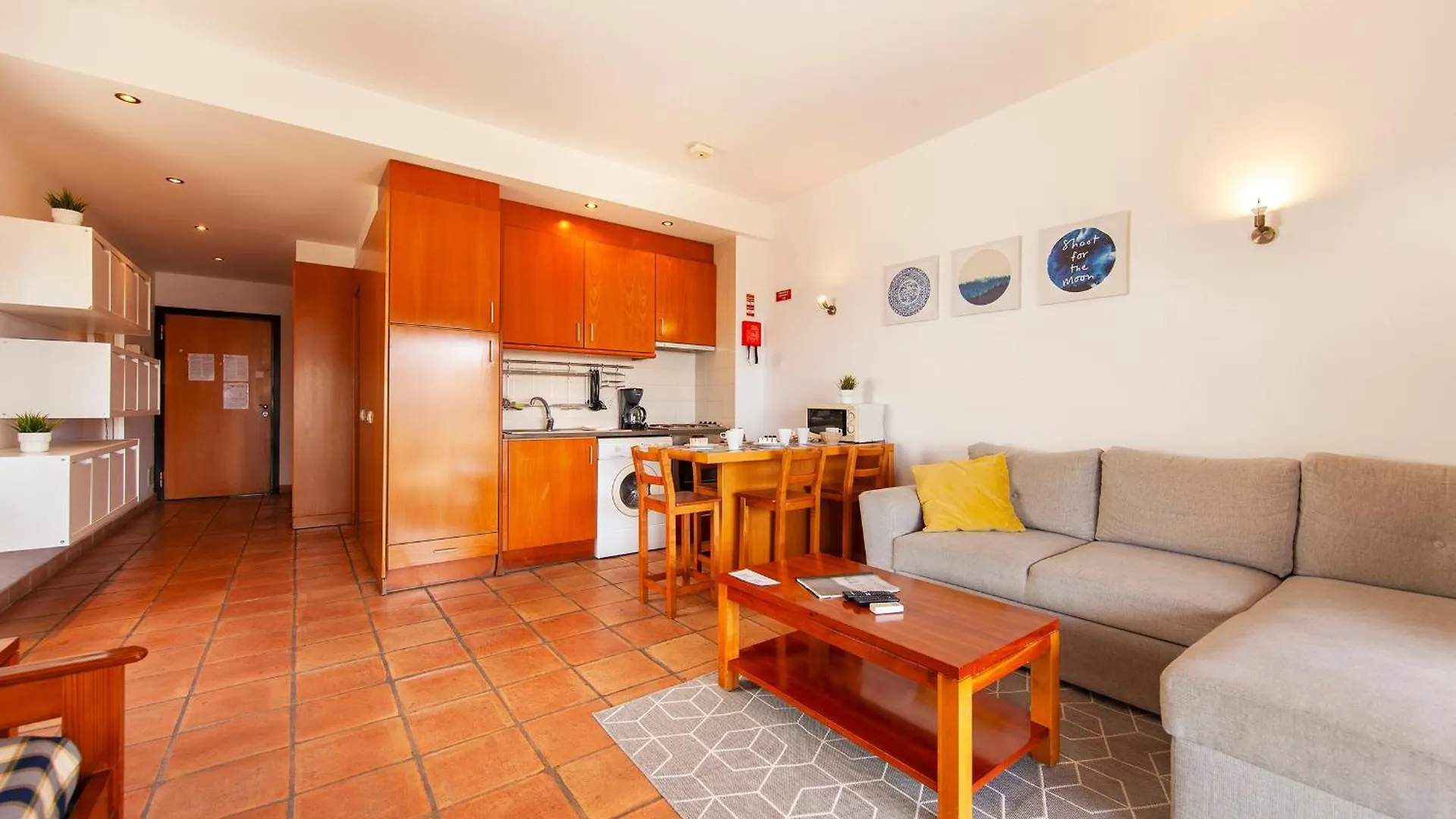 A11 - Marinapark Hill Beach Apartment ラゴス